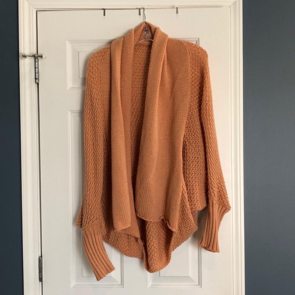 Peach/pink knit sweater
